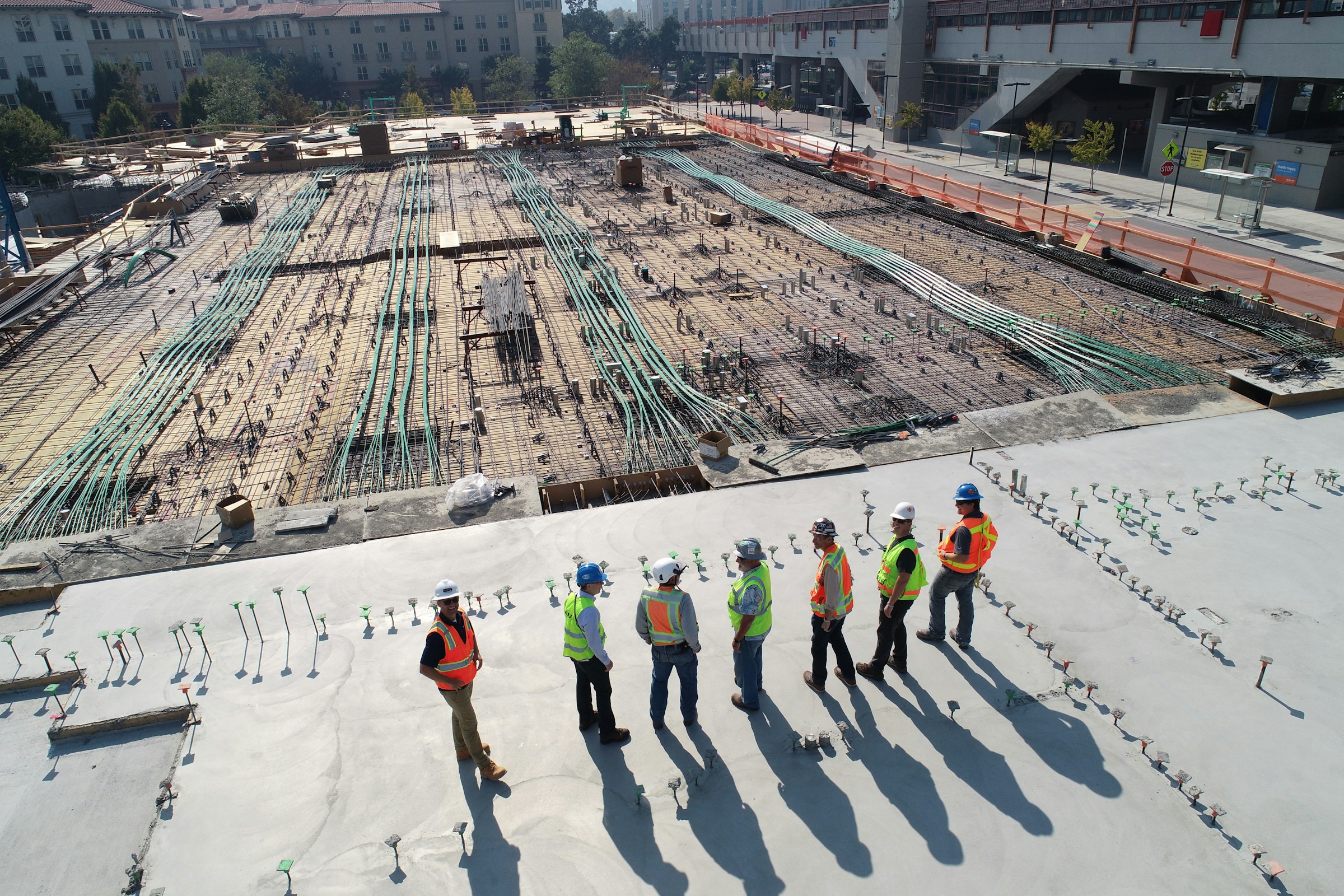 Industriebaustelle bei Tageslicht